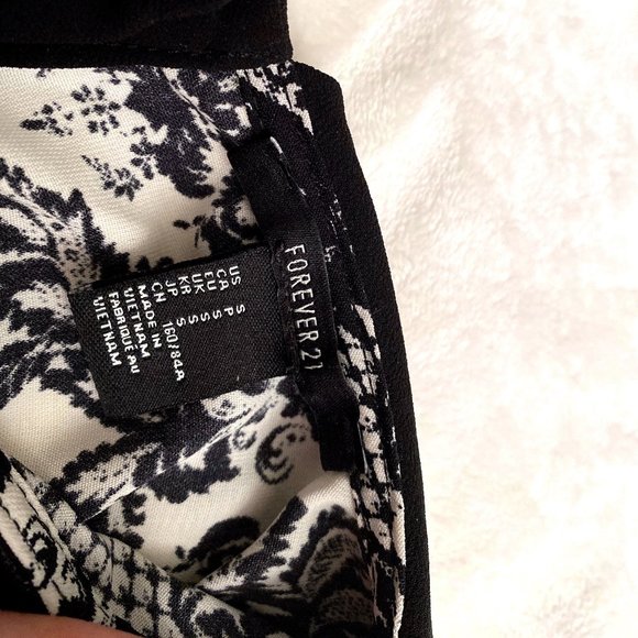 Forever 21 Pendulum Top - Picture 8 of 8